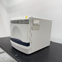 Applied BioSystems 7500 Fast Dx Real-Time PCR Instrument image 1